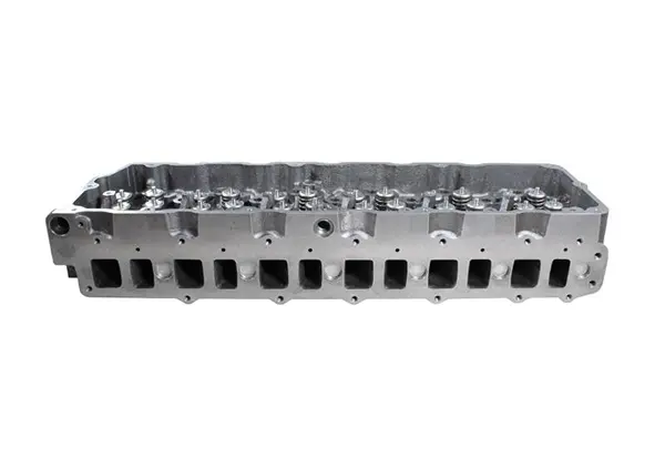 7098211C92 Navistar DT466e cylinder head