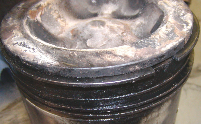 Deposits on piston  | Highway & Heavy Parts